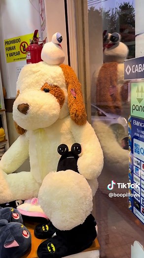 Disponible el Pou 22 cm 🤩✨ en 3 modelos Pou triste, pou negro, pou payaso 🤡 Precio: 140.000 gs 😁🫶🏻 Material suave hipoalergénico y relleno antialérgico Pedilo antes de que se agoten #pou #boopillows #peluchedepou #poutriste #poupayaso #pounegro