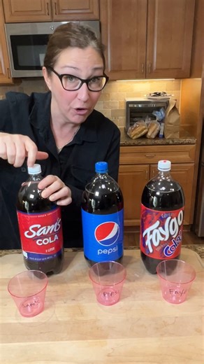 Pepsi Challenge - Do you remember doing this as a kid? I'm pretty sure Ialways picked coke! #pepsichallenge #childhoodmemories | Rebecca JS