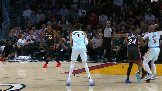 NBA Sundays, San Antonio dura 15 minuti: Miami domina 128-107