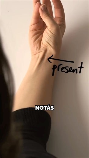 Maniacos Virales on Instagram: "¿Por Qué Existe El Músculo Palmar Largo? 😲 #CuerpoHumano #CuriosidadesHumanas #Anatomía #DatosCuriosos #Ciencia"