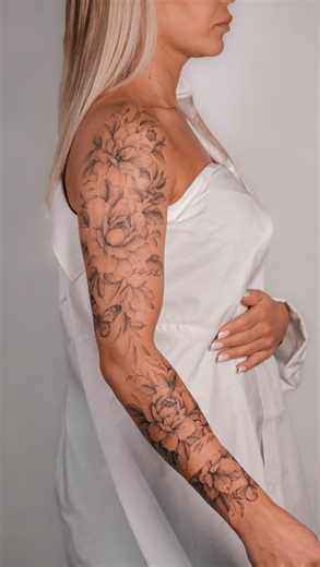 Panda Ink Tattoo Studio 📍 Warszawa, ul. Powsińska 16 ⏰ Wt.-Nd. 10:00–17:00 Chcesz umówić się na sesję? Napisz do nas: 📩 Instagram: panda_ink_warszawa 📩 Facebook: Panda Tattoo 📞 724 714 020 📨 Zapisypanda@gmail.com 😊 Szukasz inspiracji na tatuaż w Warszawie? W naszym studio tatuażu w Warszawie tworzymy zarówno tatuaże realistyczne, czarno-białe, kolorowe, graficzne, jak i delikatne fine line oraz popularne ostatnio mini tatuaże. Jeśli marzysz o tatuażu na ręce, przedramieniu, całym rękawie, 