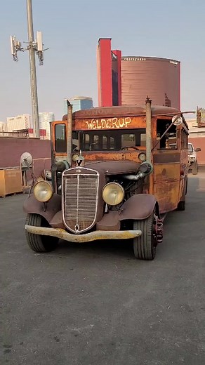 Rat-Rod Yellow Bus Conversion by Welder Up