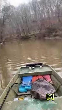 Modified 212cc engine powers 1440 jon boat with Mud-Skipper small long tail mud motor kit