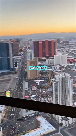 This restaurant has the best views in Las Vegas. Most people don't...