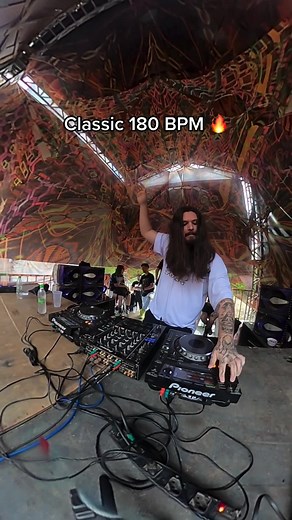 Energetic 180 BPM Performance at Incas Festival