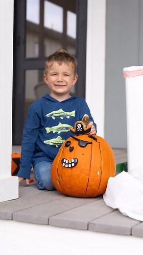 Even a little rain couldn’t dampen the spirit of our Hallowbaloo Fall Festival! 🌧🎃 From door-to-door Trick or Treating to live music, chili tasting, and smiles all around, this weekend was proof that community shines brightest when we celebrate together. Thank you to everyone who came out and made it such a memorable time! | Carlton Landing