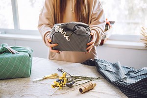 35 Amazing Eco-Friendly Gifts for Sustainable Giving in 2024 (Guide)