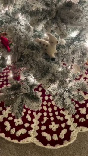 Homemade tree skirts all season long!!🎄😄 🎥by @ thekatscloset on ig!! 🧶Wool-Ease Thick & Quick