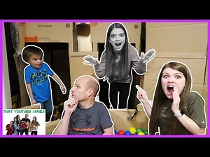 GHOST IN THE GRAVEYARD In Box Fort Maze / That YouTub3 Family I Family Channel