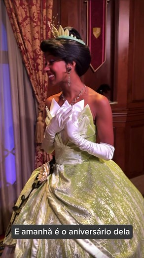 Princesa Tiana Wishing Happy Birthday | Disney Magic Moment