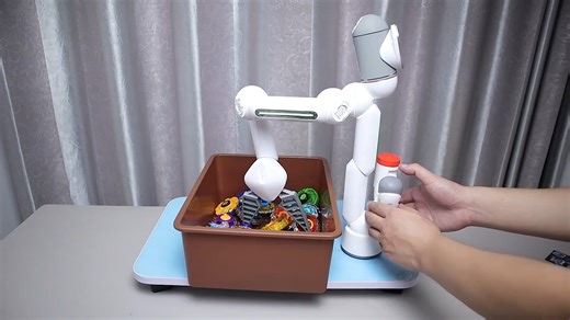 这个玩具我怎么玩都不会厌，它变的夹娃娃机和投篮机太有意思了！#可立宝#模块机器人#ClicBot#创意潮玩-7143113428570230023