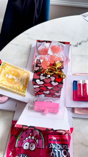 Valerie Hendricks on Instagram: "DIY - How to make a surprise explosion gift box. These are perfect for Valentine’s Day. Make sure you save this video if you plan on making one, or save it for any other future celebration!  ️ Products are linked in my LTK.  https://liketk.it/53YjJ #valentine #valentinesday #cutegiftideas #diycrafts #suprisebox #surpriseexplosionbox #giftsforher #giftsforhim #valentinesgift"