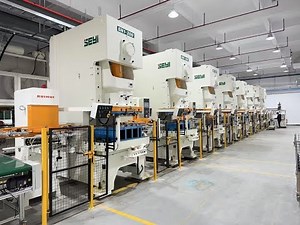 The press-to-press transfer robot stamping line is ready for production