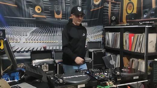 Era il 2000 Modjo Lady (Hear Me Tonight) ------------------------------------------- Una super HIT ❤️ Dedicata a tutti voi 🙏😘❤️ Buon Ascolto..🎧 | Emiliano Onoratelli