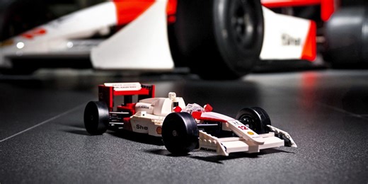 Nunca ha estado tan barato: El Lego de Ayrton Senna y su McLaren de F1 rebaja su precio a menos de 50 euros