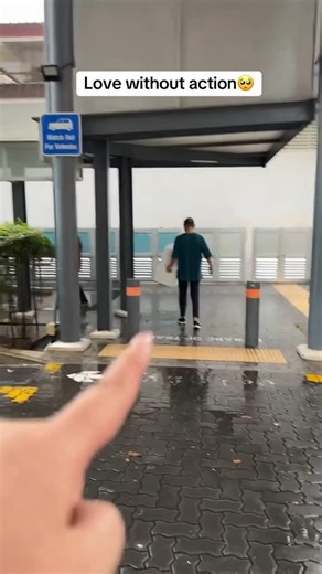 Michelle Lim on Instagram: "@hippolaogong can hold my hand for safety, incase floor very slippery 😬 If my son @benranaway with me they will hold my hand 😉"