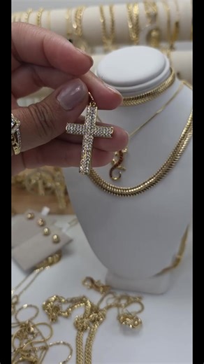 lizard pendant and chain size 23 inches