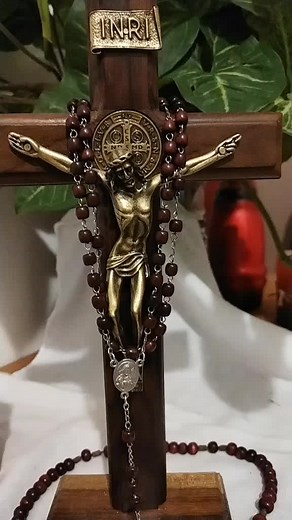 Exploring the Symbolism of a Wooden Crucifix