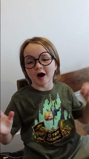 ADLEY & NiKO'S FUNNY iMPRESSiONS!! they pretend to be their teachers and even take their glasses 🤓📚