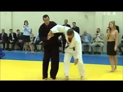 Steven Seagal meets Vladimir Putin in Moscow