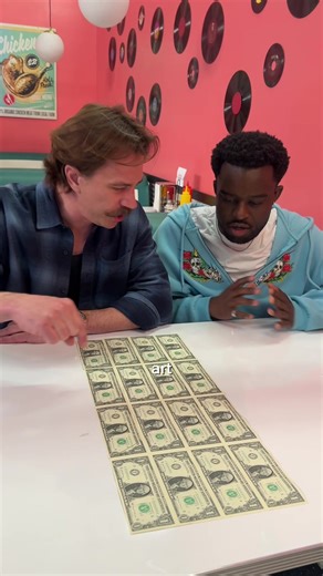 Artist @JustinFlom reveals infinite money glitch made with @Adobe #OpticalIllusion #tutorial