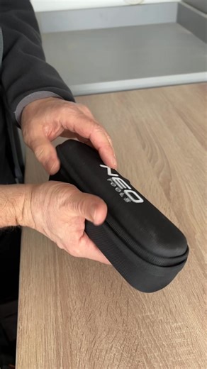 Precyzja, wygoda i kompaktowa forma — zobacz, jak wkrętak akumulatorowy NEO TOOLS (04-199) sprawdza się w praktyce.Dzięki funkcji Auto Start/Stop, oświetleniu LED i momentowi obrotowemu do 4,5 Nm, prace montażowe i naprawcze stają się szybsze i bardziej komfortowe. | NEO TOOLS