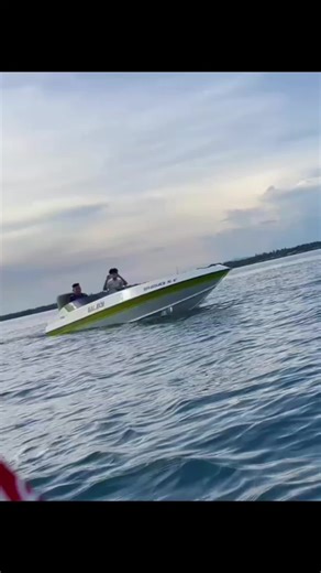 #CapCut #📽️📸 #SetakatHiburan #YAMAHA 200HP vs YAMAHA 40HP