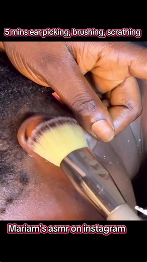 Close up ear brushing scrathing picking #Sleeptriggers #asmrbubblegumcrackingandhair #asmrgumcracking #BlackFemaleASMRArtist #mariamsasmr #mariamsasmr #gumcrcaking #chewinggum #whisperwithmariamasmr #mariamsasmr #asmrscalpcheck #asmrsoundtriggers #asmrhair #asmrsound
