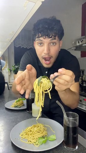 13K views · 685 reactions | How was our date ? 1-10? #datenight #Romantic #pasta #food | Ham1d.47 | Facebook