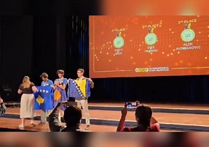 VIDEO  - Olimpiada e Kodimit në Hollandë/ Shkëlqejnë nxënësit nga Kosova, 'rrëmbejnë' vendin e 1 dhe 2