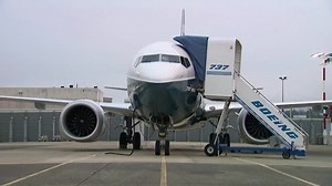FAA halts Boeing 737 production expansion; allows MAX 9 to fly