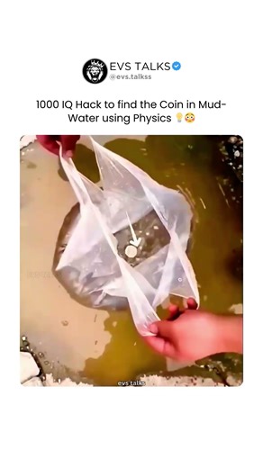 😳💡 This Man Using a Plastic Bag to Find a Coin in Mud Water! 1000 IQ Hack