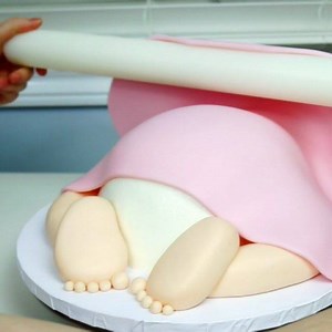 131K views · 430 shares | New year... New cakes!! I have been wanting to do this one for so long!! I love how cute and easy it is!!  | The Icing Artist | Facebook