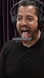 David Blaine Regurgitates a Live Frog 🐸