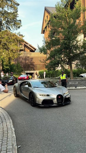 Bugatti Chiron⁴ Switzerland: Chiron⁴ Bugatti highlights
