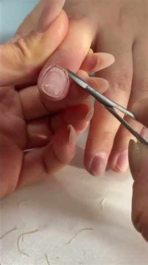 Learn to use a curved scissors to easily cut dead skin#Bending shear#Unzip the video#Dead