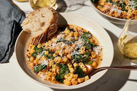 30-Minute, One-Pot Pasta e Ceci Is Your New Weeknight Dinner Flex