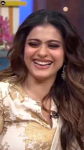 SRK ♥️ Kajol Cute Romantic Moment Bollywood Love#shorts