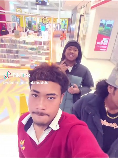 Understanding Polyamorous Friendships Explained