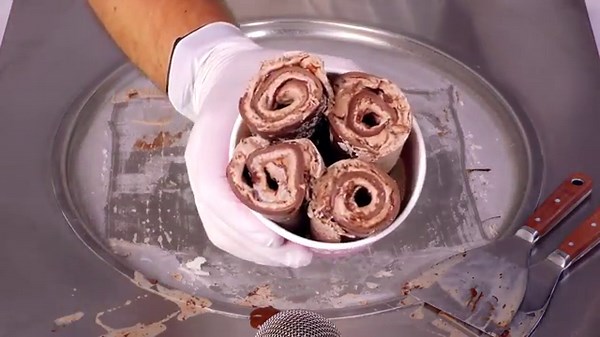 Magnum Ice Cream Meets Nutella in These Insane Ice Cream Rolls (ASMR)