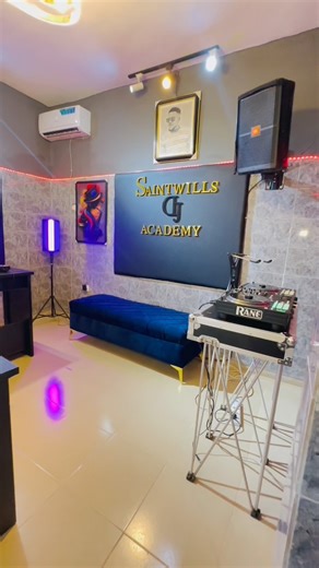 Saintwills dj academy now open! Come learn with world best dj controllers in a conducive environment. Pls share 🙏 someone might need this opportunity 📍Enugu state | DJ Saintwills