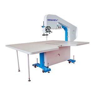 [Hot Item] Sk-700 Band Knife Cutting Industrial Sewing Machine