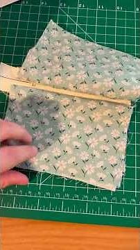 How to make a zippered coin purse with lining - Easy sewing tutorial for beginners!