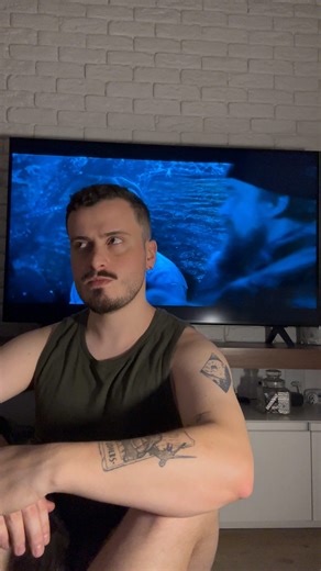 Junior de Borba - Rebobina on Instagram: "Repararam nesse erro em Stranger Things 5? Durante o quarto episódio da quinta temporada a Eleven (Onze/11) fala que os trovões no mundo invertido acontecem a cada 7 segundos, mas não foi bem assim na prática 😅 #strangerthings #strangerthings5 #seriesnetflix"