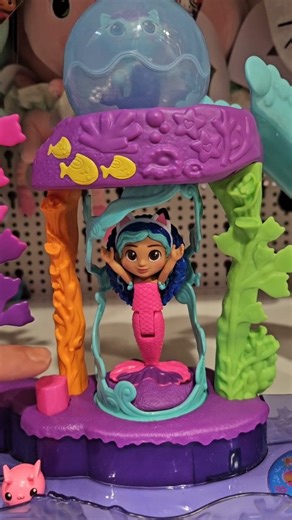 261 reactions | On visite l'aquarium et la salle de bain de Marine de...