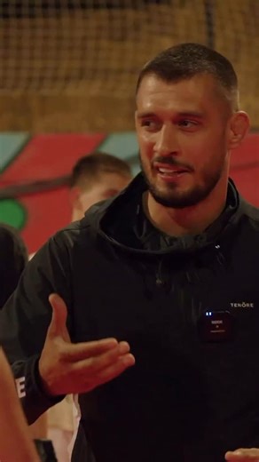 To make a feint truly effective, it must come from a cold moment If you overload your opponent with too much information, he won’t react to the feint. “A lot of information, is no information.” Start your feint from a calm, controlled situation, and make sure your opponent sees it. @coachsubotic system 🧑🏻‍🏫🧠 | Renato Subotic