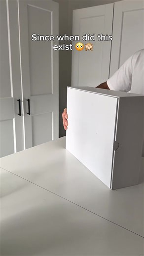 I have goosebumps really 😭 #tech #techgadgets #newtech #monitor #wfh #coolfinds #coolgadgets #tech #amazonfinds #unboxing #remote #remoteworker | Aura-Displays.com