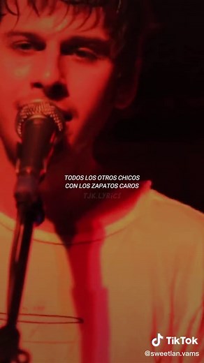 Foster The People - Pumped Up Kicks Lyrics in Spanish