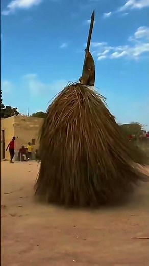 The African Mop Dance | Fun and Energetic Street Performance 💃🌍