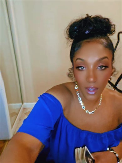 Understanding the Deep Connections Through Tarot Reading